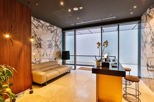 Hotel Kalos, Reception