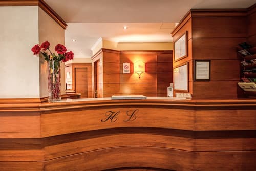 Hotel Laura, Reception