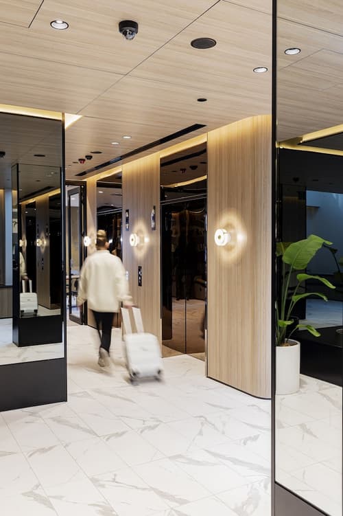 Brady Hotels Jones Lane, Reception