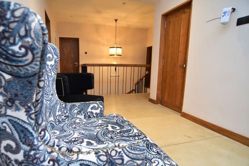 Aryana Hotel, Lobby sitting area