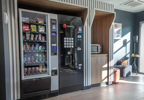 B&B HOTEL SAINTE MAXIME Golfe de St Tropez (4628), Vending machine