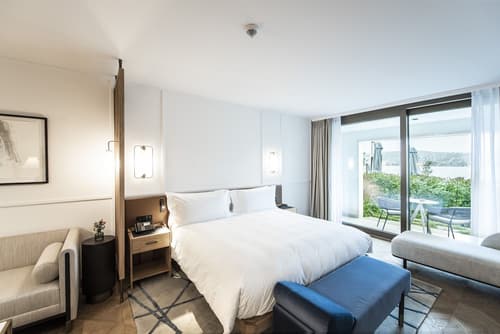 Alex Lake Zürich, Room