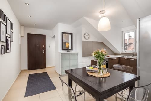 Aquila, In-room dining