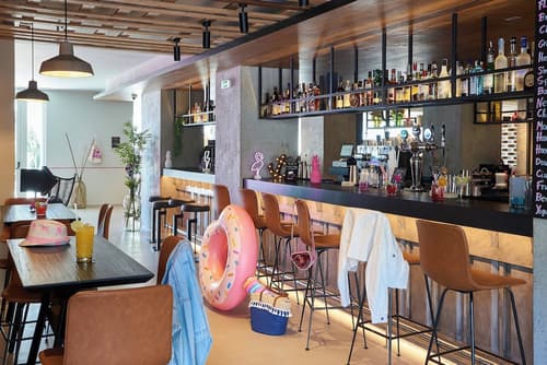 Moxy Patra Marina, Lobby