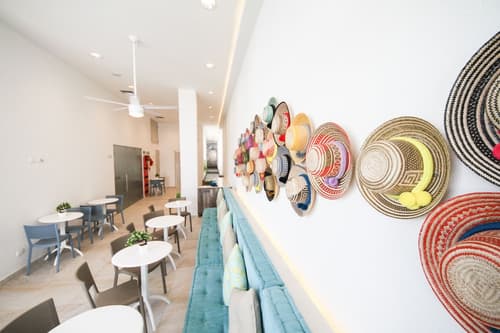 Azure Lofts & Pool Hotel, Lobby sitting area