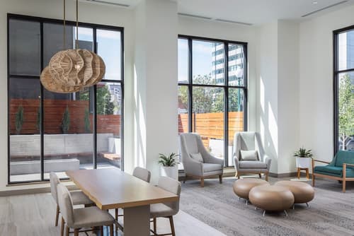 Element Denver Downtown East, Lobby lounge