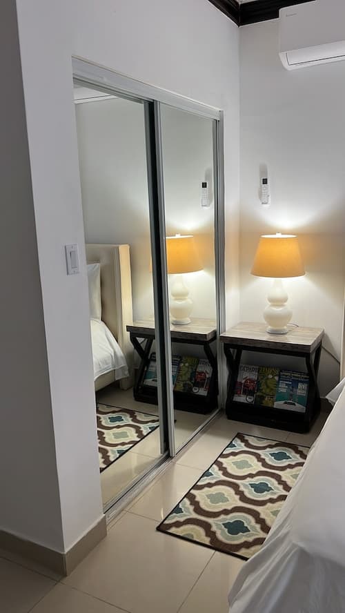 Island Turquoise Rental, Room