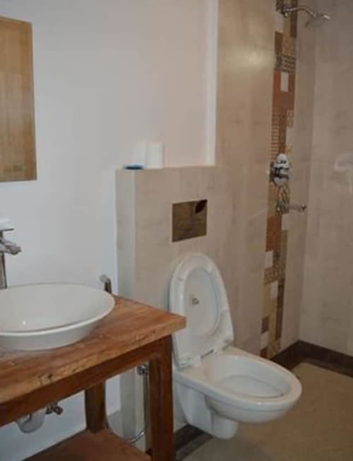 Hotel Durbar Himalaya, Bathroom