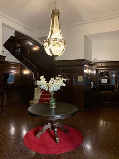 Castelar Hotel Santa Fe, Interior entrance