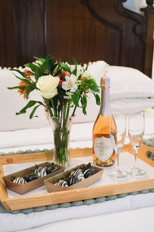 The Evers House, Concierge desk