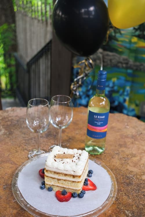 The Evers House, Concierge desk