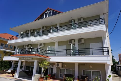 Hotel Iraklis, Front of property