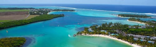 Villa Victoria, Beach