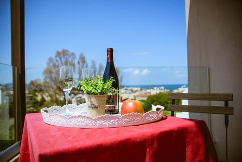 Gregory Comfort Hotel, Balcony