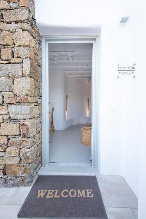 The Summit of Mykonos, Reception