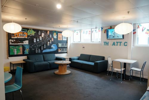 Attic Backpackers, Lobby sitting area
