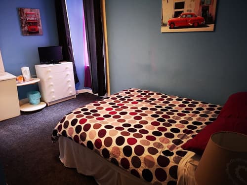 Claredon Hotel, Room