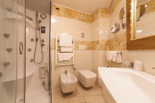 Hotel Diplomat Palace, Room