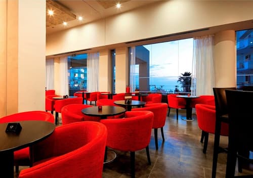 Blue Lagoon Kosher Hotel, Lobby lounge