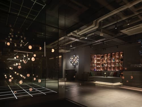 The Lively Osaka Honmachi, Lobby sitting area