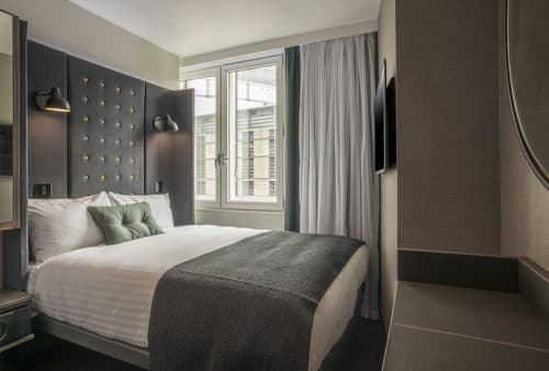 Point A Hotel Edinburgh Haymarket, Room