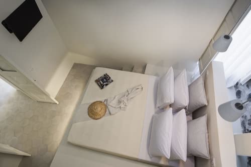 Dimael Mansion, Room