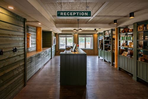 Pine Bungalows, Reception