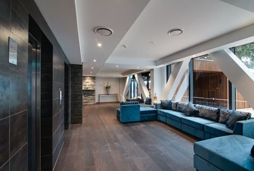 Ramada by Wyndham Queenstown Central, Lobby