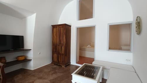 Kalitsi Canaves, Room