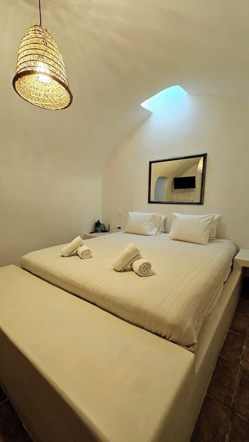 Kalitsi Canaves, Room