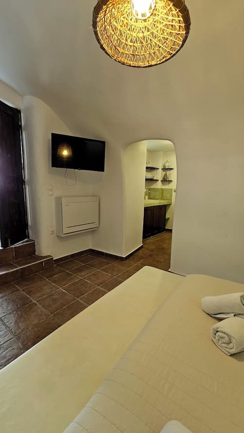 Kalitsi Canaves, Room