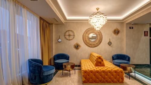 Sole Palace, Interior entrance