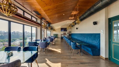 Sole Palace, Restaurant