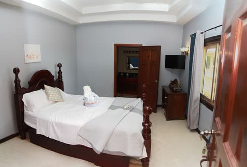 Sea Side Chateau, Room