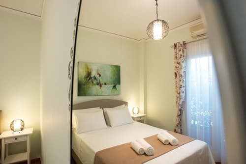 Blue Ark Athenian Nest, Room