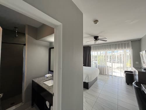 The All New Grace Bay Suites, Room
