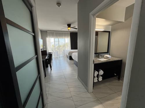 The All New Grace Bay Suites, Room