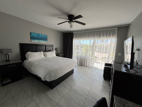 The All New Grace Bay Suites, Room