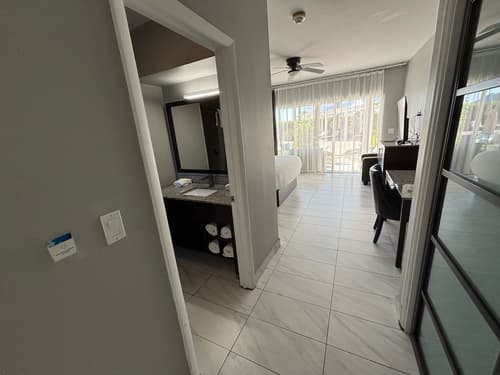 The All New Grace Bay Suites, Room