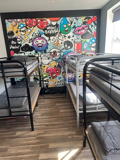 Queen Nest Hotel, Room