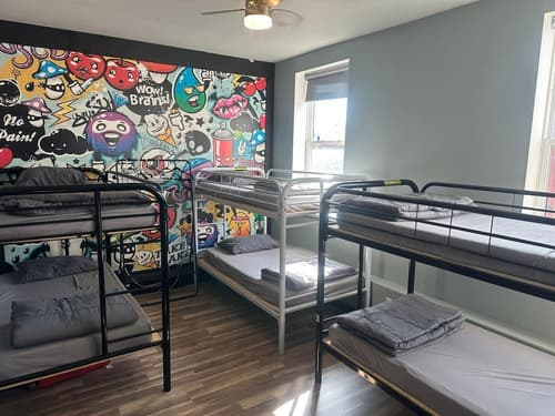 Queen Nest Hotel, Room