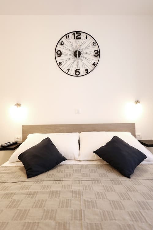 Pyrotima Apartments, Room