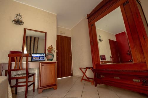 Hotel Gangi, Room