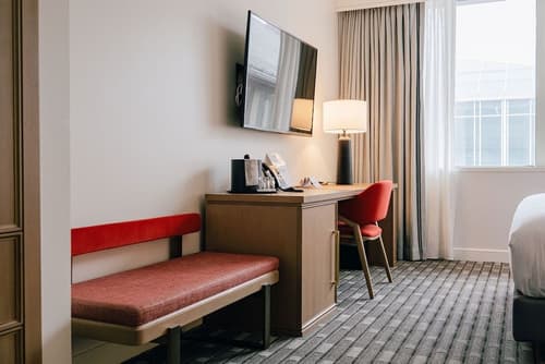 The Knight Center at Washington University, Room