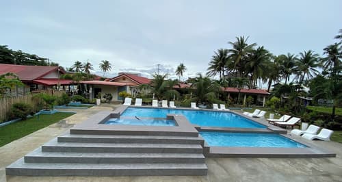 Aloha Seaside  Resort, Outdoor pool