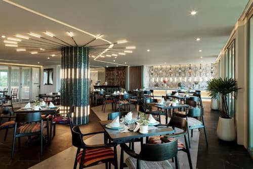Wyndham Grand Nai Harn Beach Phuket, Dining