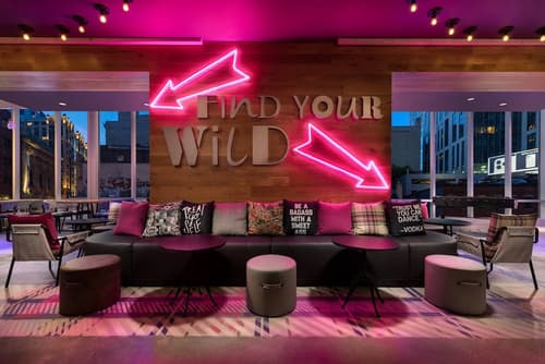 Moxy Boston Downtown, Lobby lounge