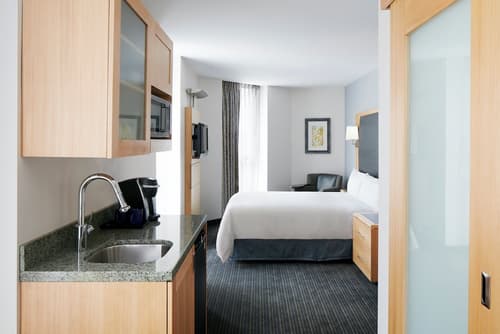 Club Quarters Hotel, World Trade Center, Room