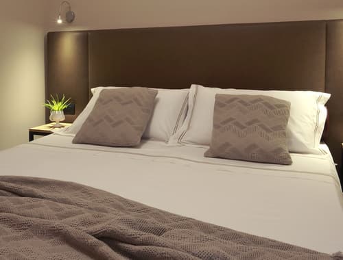 Hotel Aloisi, Primary image