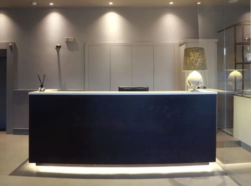 Hotel Aloisi, Concierge desk